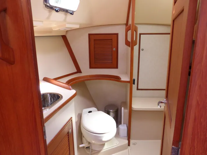 Lastochka Yacht Photos Pics 2000 Island Packet 420