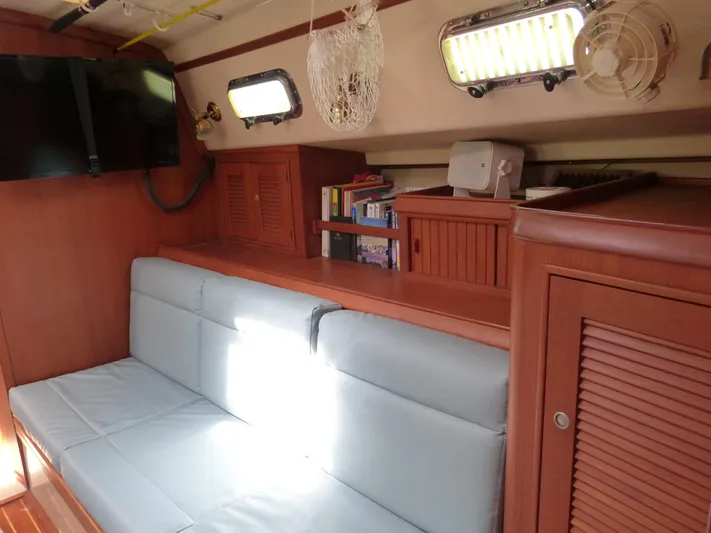 Lastochka Yacht Photos Pics 2000 Island Packet 420