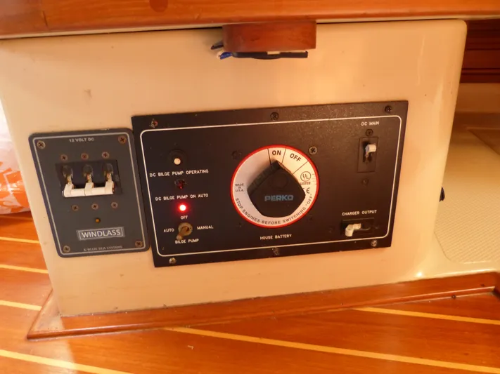 Lastochka Yacht Photos Pics 2000 Island Packet 420