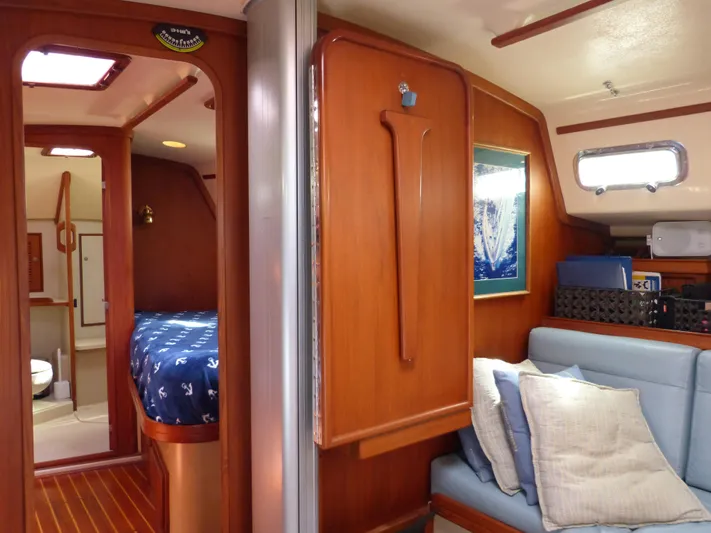 Lastochka Yacht Photos Pics 2000 Island Packet 420