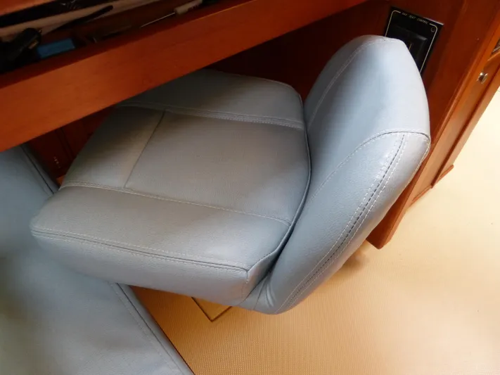 Lastochka Yacht Photos Pics 2000 Island Packet 420