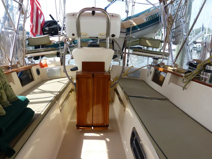 Lastochka Yacht Photos Pics 2000 Island Packet 420