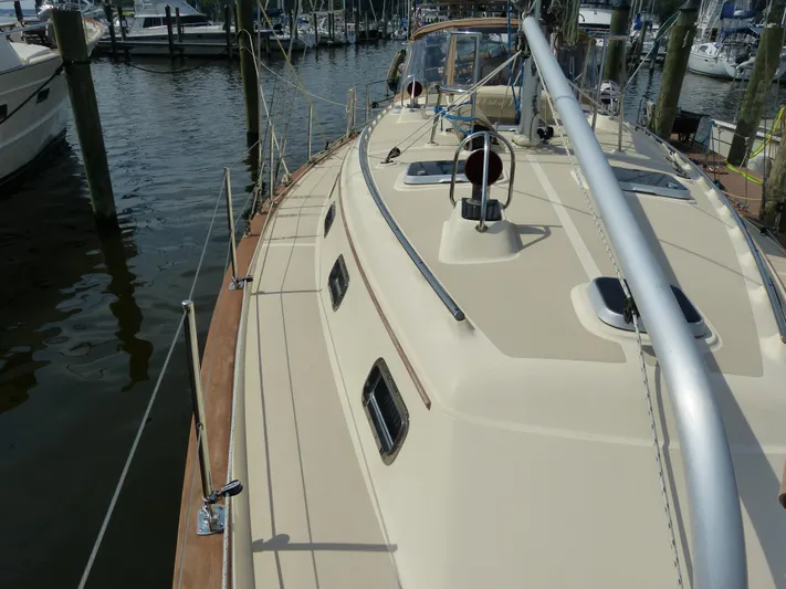 Lastochka Yacht Photos Pics 2000 Island Packet 420