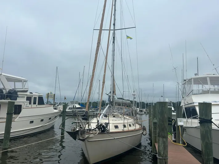 Lastochka Yacht Photos Pics 2000 Island Packet 420