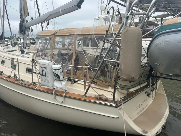 Lastochka Yacht Photos Pics 2000 Island Packet 420