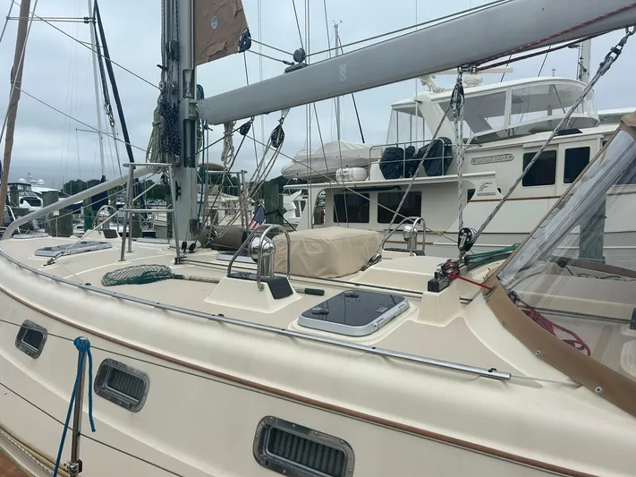 Lastochka Yacht Photos Pics 2000 Island Packet 420