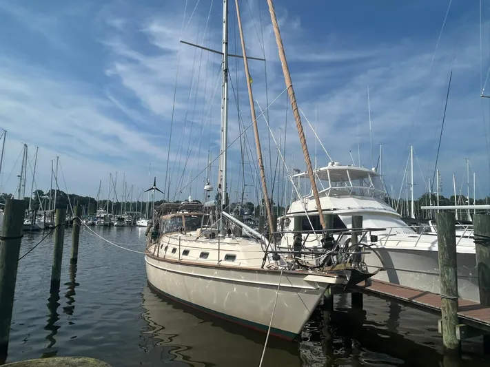 Lastochka Yacht Photos Pics 2000 Island Packet 420