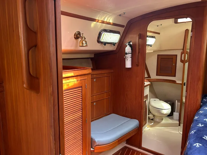 Lastochka Yacht Photos Pics 2000 Island Packet 420