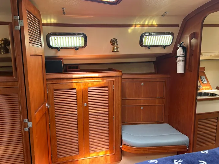 Lastochka Yacht Photos Pics 2000 Island Packet 420