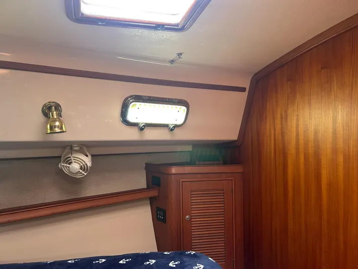 Lastochka Yacht Photos Pics 2000 Island Packet 420