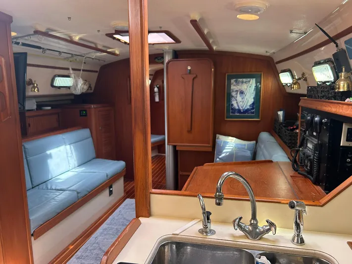 Lastochka Yacht Photos Pics 2000 Island Packet 420