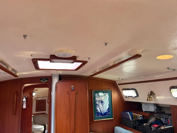 Lastochka Yacht Photos Pics 2000 Island Packet 420