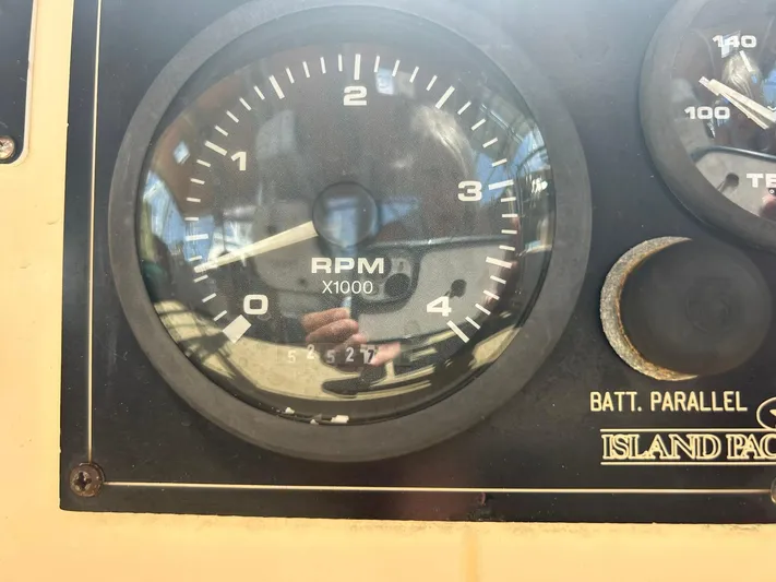 Lastochka Yacht Photos Pics 2000 Island Packet 420