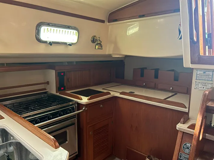 Lastochka Yacht Photos Pics 2000 Island Packet 420