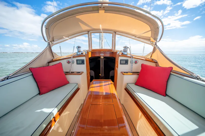 Encore Yacht Photos Pics Cockpit Center