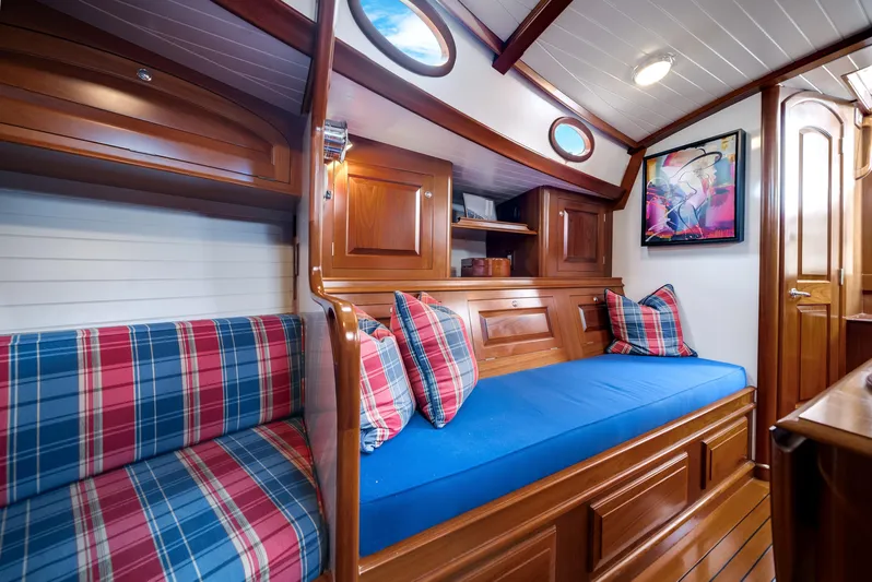 Encore Yacht Photos Pics Starboard Interior