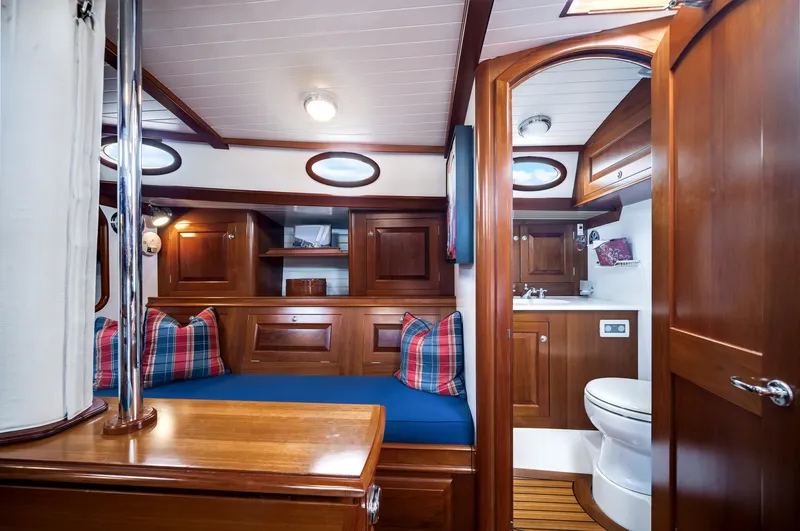 Encore Yacht Photos Pics Starboard Interior