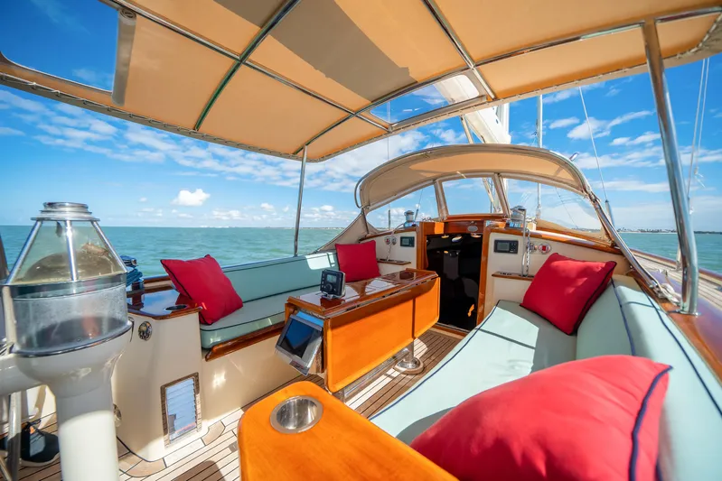 Encore Yacht Photos Pics Cockpit Starboard Aft