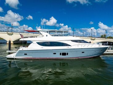 2013 80' Hatteras-80 Motor Yacht Fort Lauderdale, FL, US