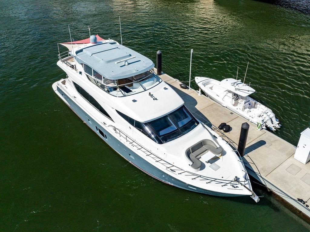 2013 Hatteras 80 