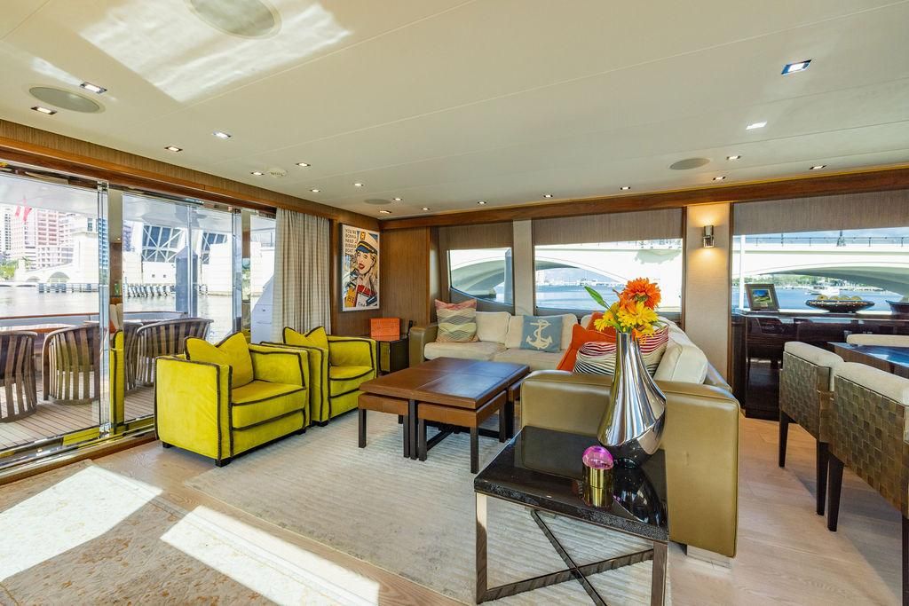 2013 Hatteras 80 