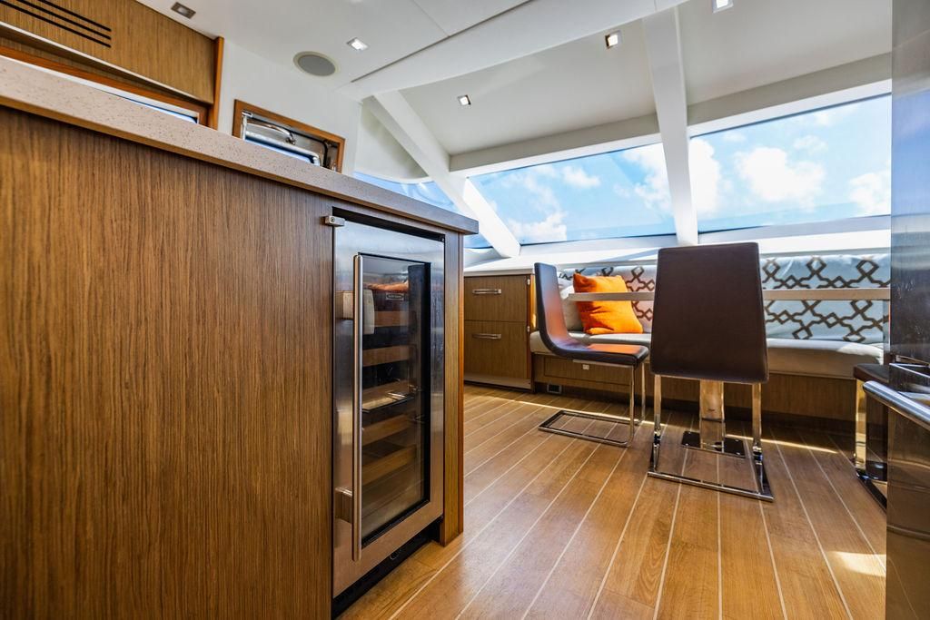 2013 Hatteras 80 