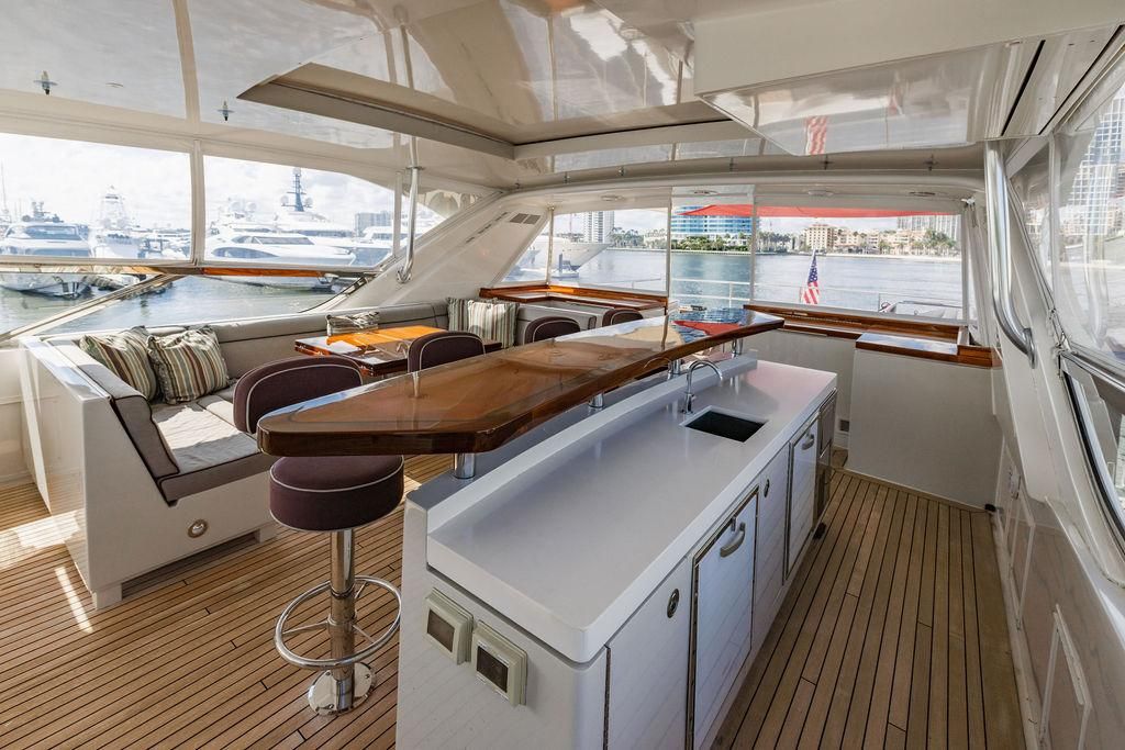 2013 Hatteras 80 