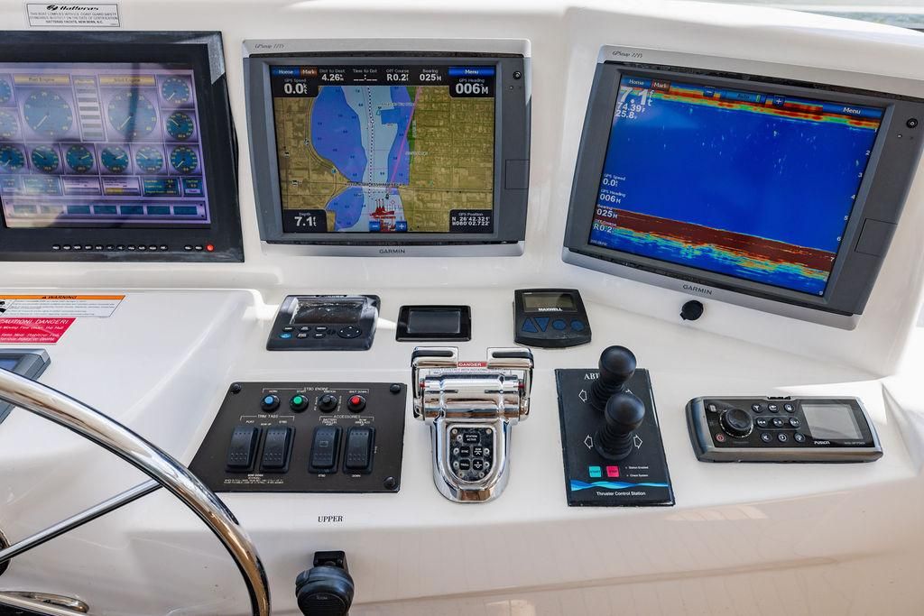 2013 Hatteras 80 