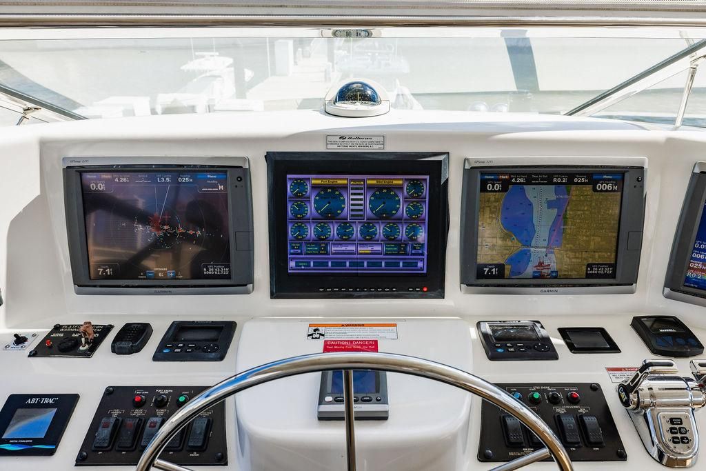 2013 Hatteras 80 