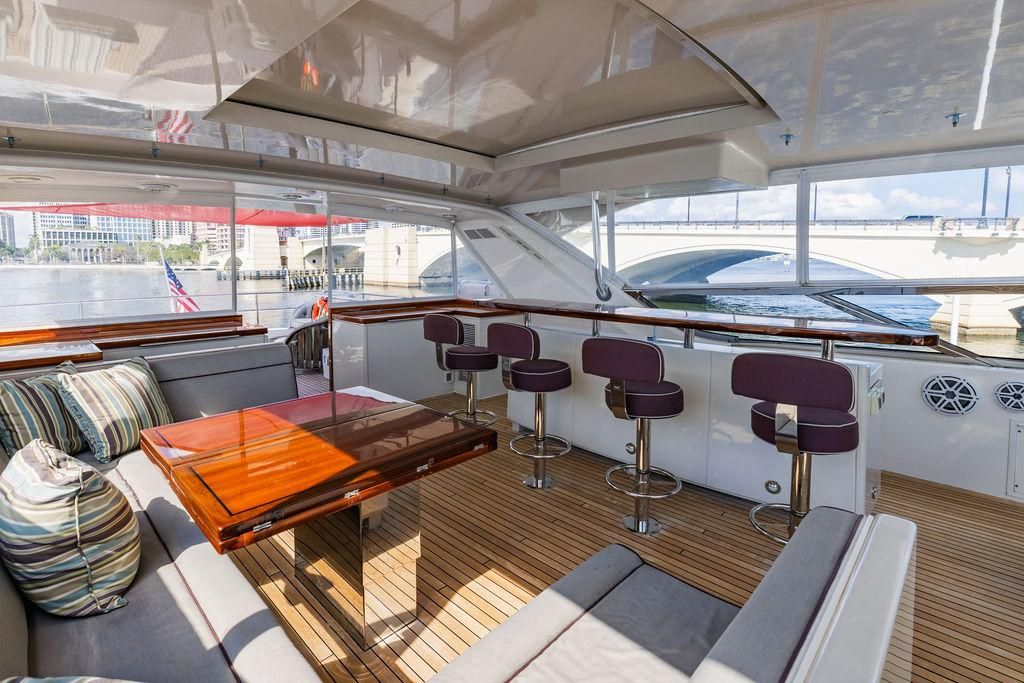 2013 Hatteras 80 