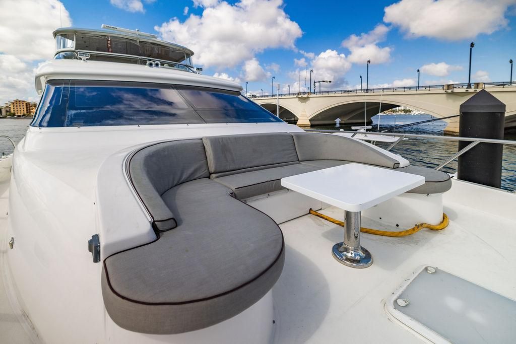 2013 Hatteras 80 