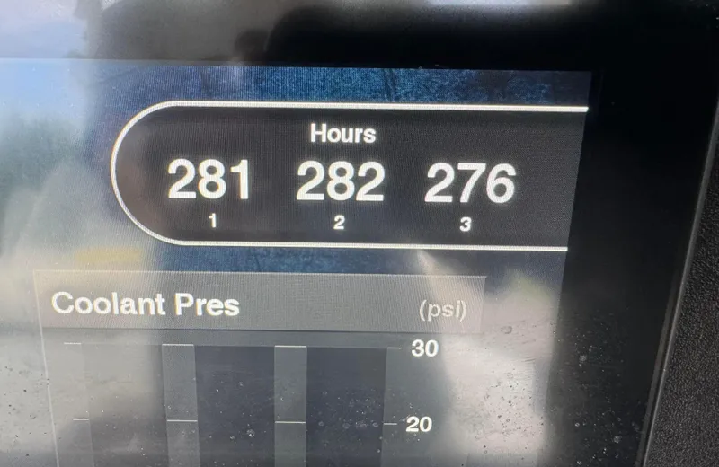  Yacht Photos Pics Display screen showing engine hours and coolant pressure for 2020 Onslow Bay 33 Tournament.