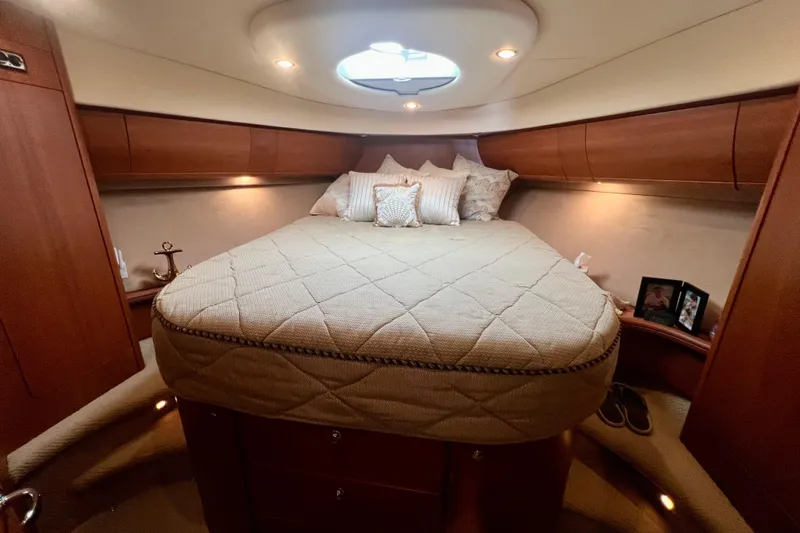  Yacht Photos Pics VIP Stateroom