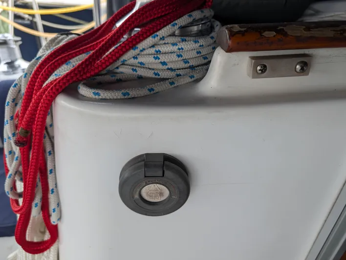 Seastar Yacht Photos Pics Ropes and fittings on a 2003 Beneteau Oceanis 473 sailboat deck.