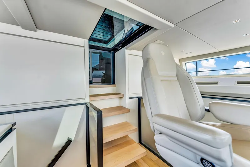 Notynog Yacht Photos Pics Pilothouse