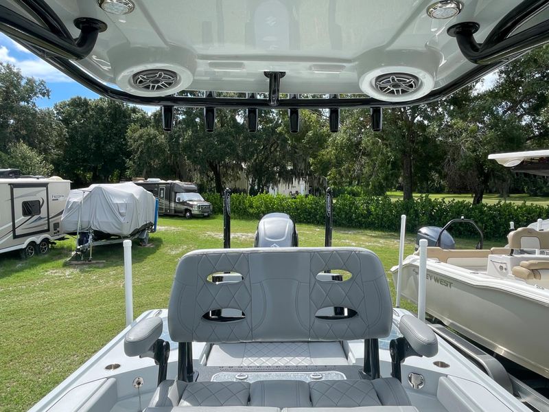 2023 Blazer Bay 2700 Hybrid Bay