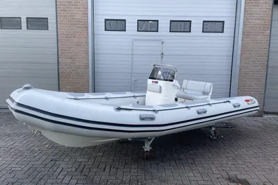 2006 Valiant RIBs V-520