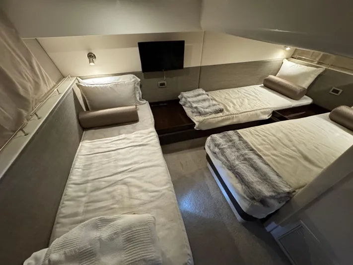 Finale Yacht Photos Pics 