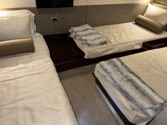 Finale Yacht Photos Pics 