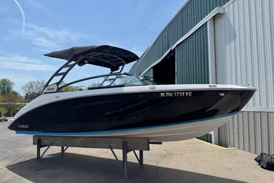 Yamaha Boats 252SE