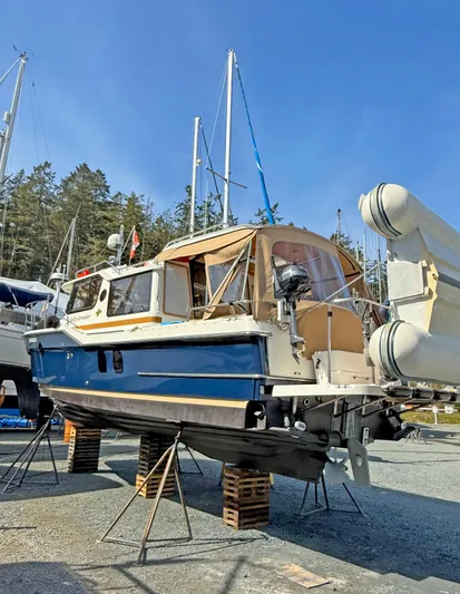 Salty Growler Yacht Photos Pics 