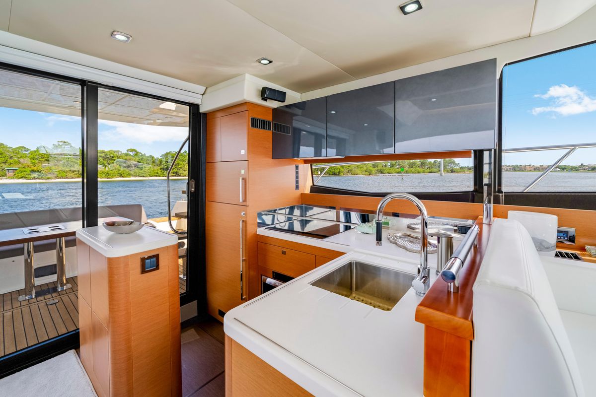 2017 Prestige 56 