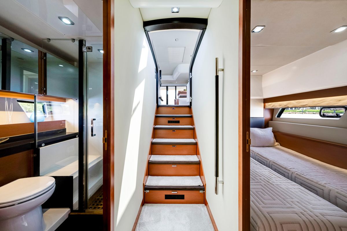 2017 Prestige 56 