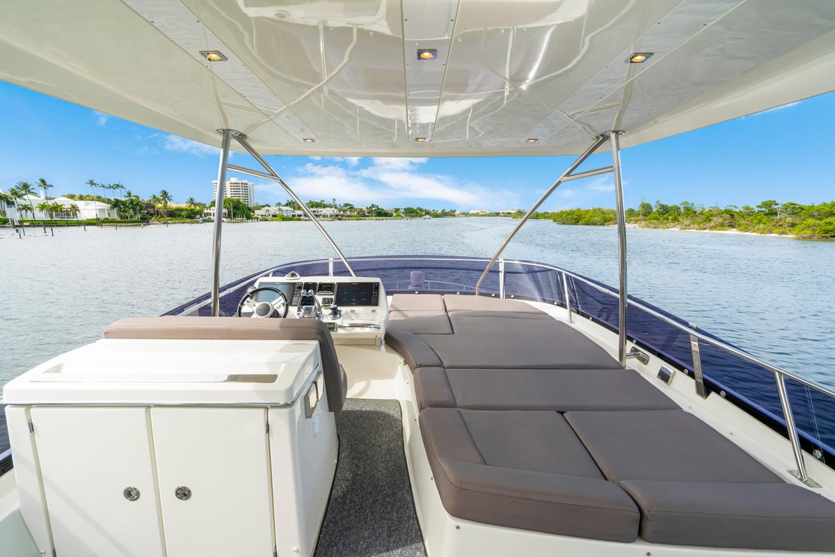 2017 Prestige 56 