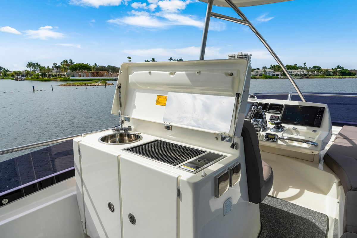 2017 Prestige 56 