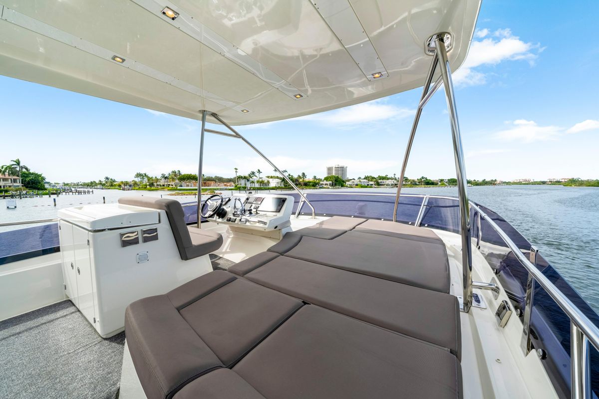 2017 Prestige 56 