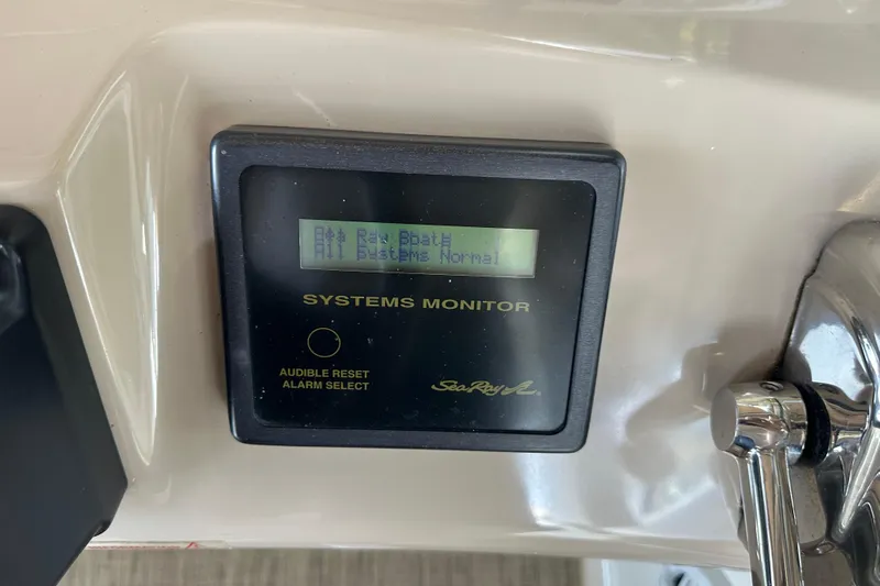  Yacht Photos Pics Sea Ray 380 Sundancer 2004 systems monitor displaying "All Systems Normal."