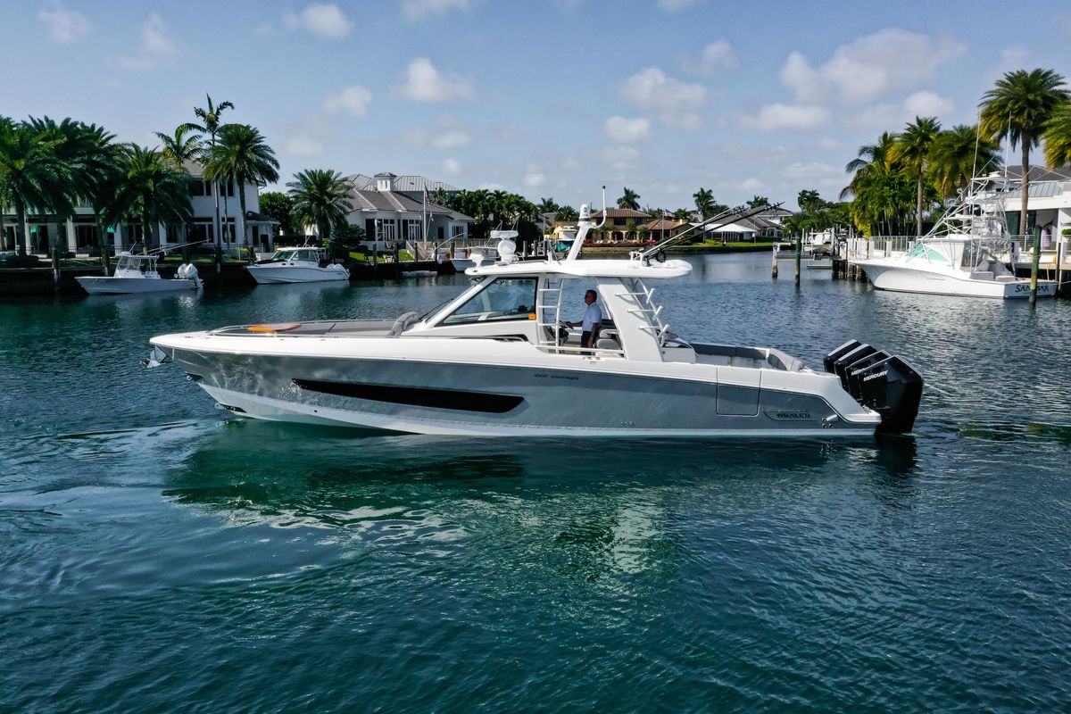 2024 Boston Whaler 42 