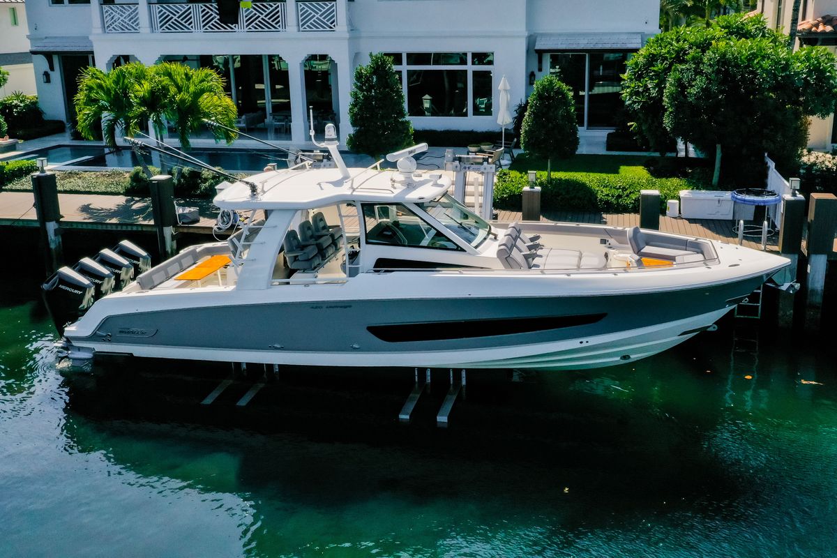 2024 Boston Whaler 42 