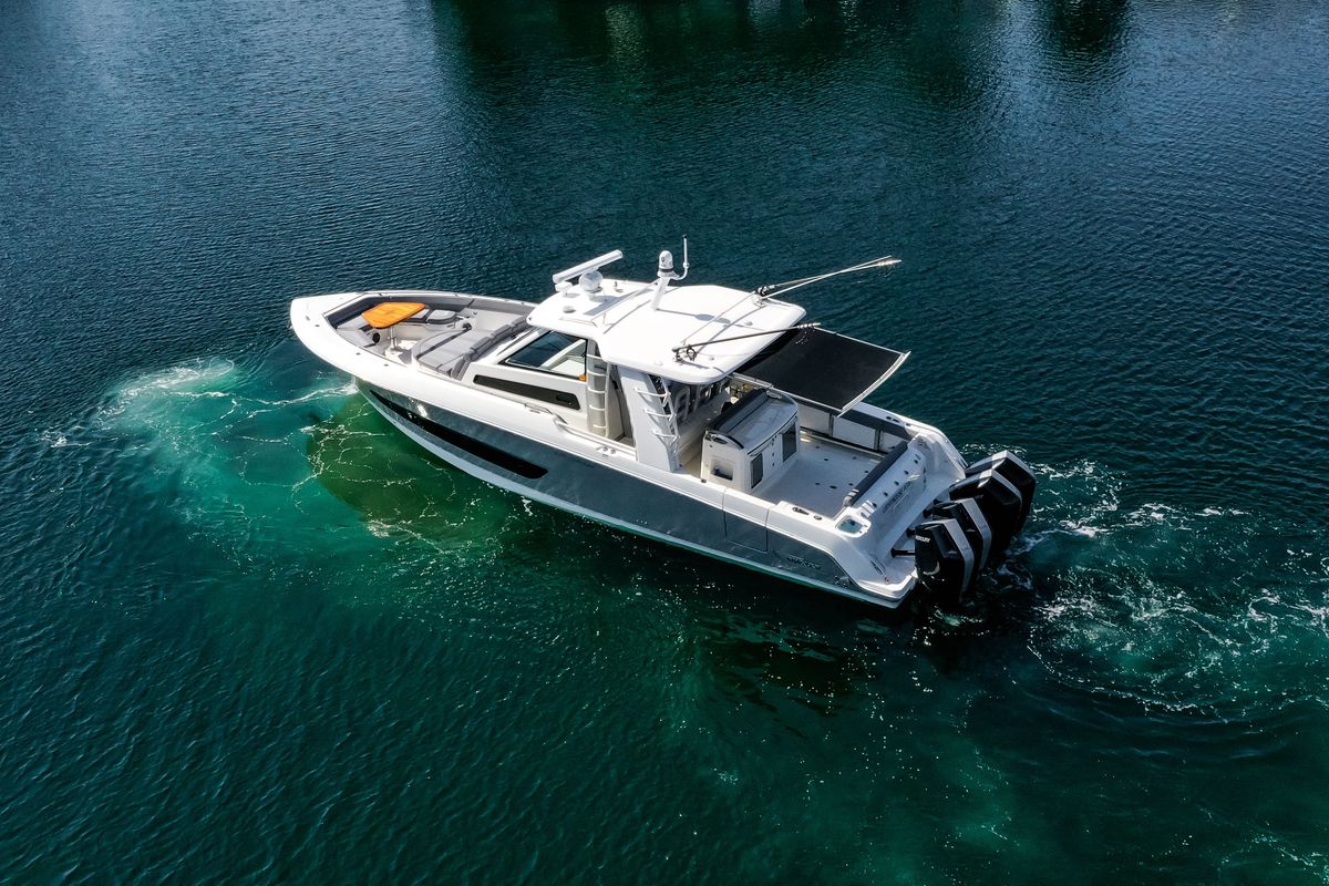 2024 Boston Whaler 42 